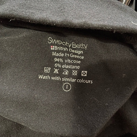 SWEATY Betty Cross Over Capri Joggers - Picture 5 of 6